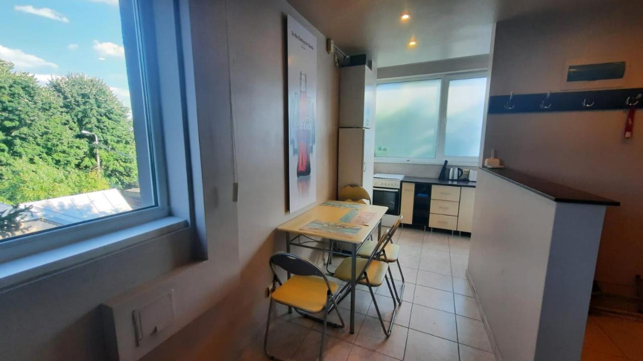 Spacious, Modern Condo In New Villa - Sleeps 6 Boekarest Buitenkant foto